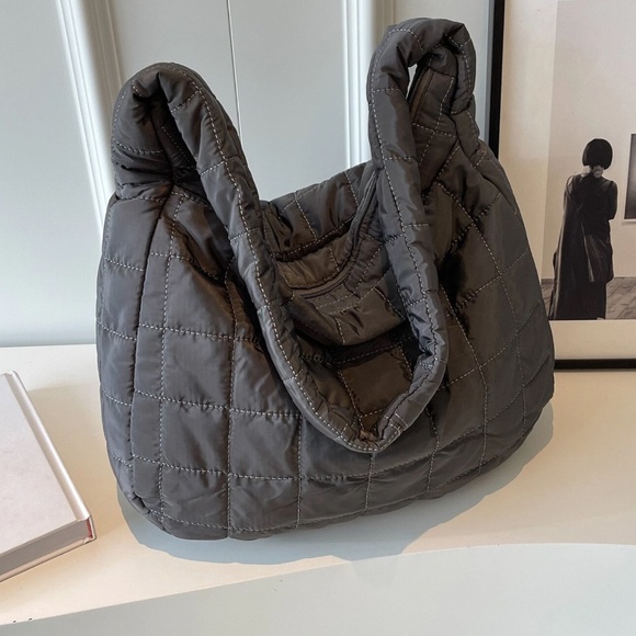 Luxe Quilted Puffer Messenger Shoulder Crossbody Travel Bag - Picture 8 of 8